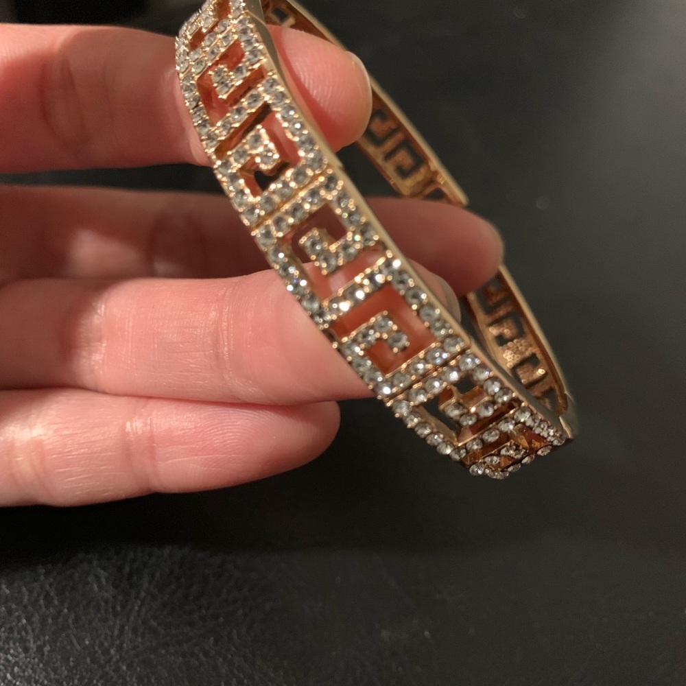 Beautiful Classy Bracelet - Picture 3 of 7